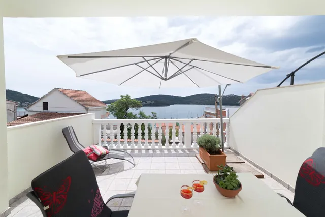 Apartments Petranic Tisno