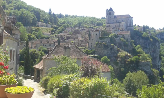 Gîtes Charme et Jardin au cœur de Saint-Cirq-Lapopie