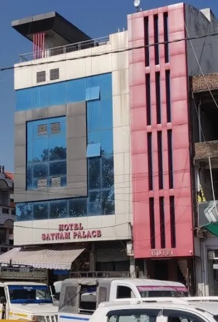 OYO 45405 Satnam Palace