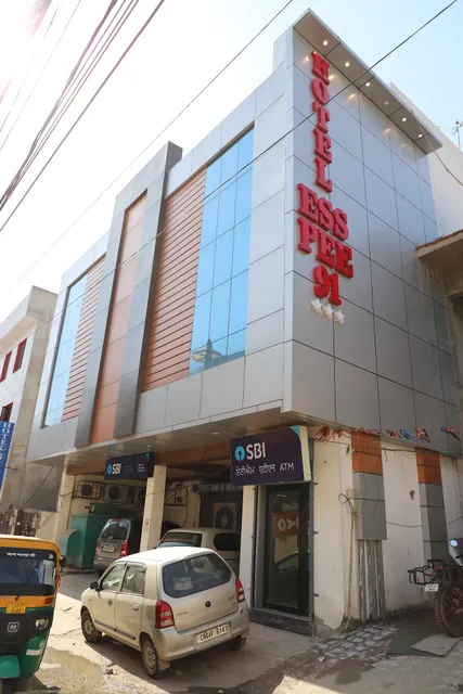 HOTEL ESS PEE 91