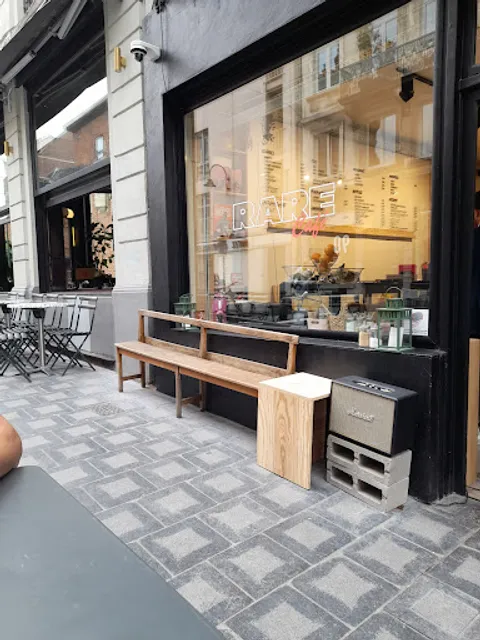 RARE CAFÉ