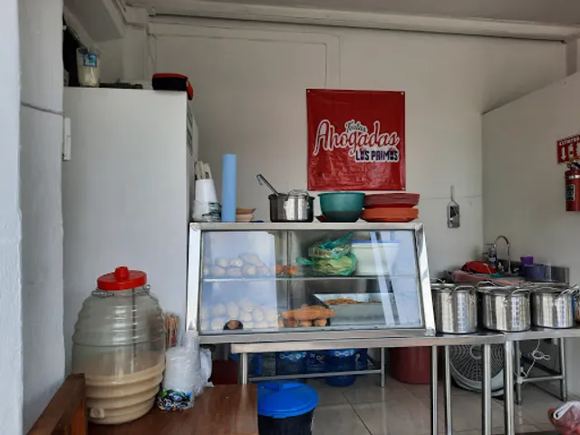 Tortas Ahogadas. "Los primos"