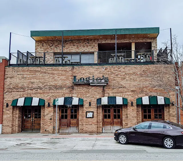 Logie's On The Corner