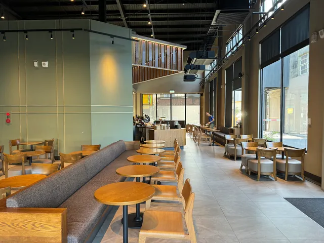 STARBUCKS Tainan Xinhua Shop