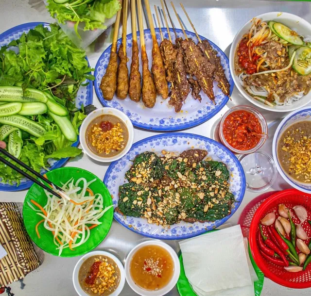 Đặc Sản Bò Lụi Bé Na - Nem Lụi Bé Na