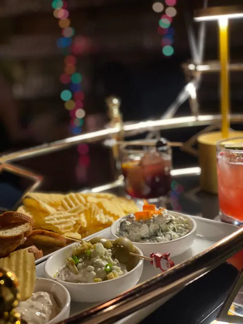 Craft Event Bar Collective / Cherry Street Bottle Shop and Cocktail Kitchen