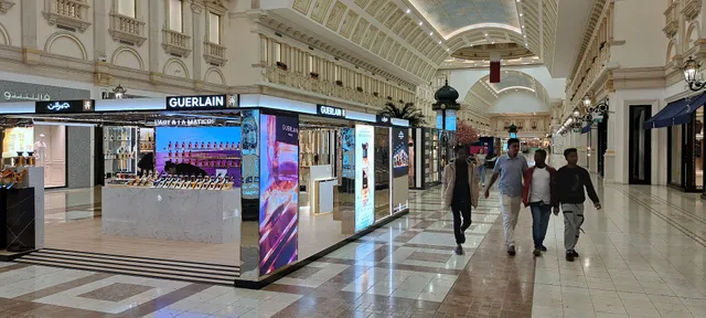 Villaggio mall gate 4