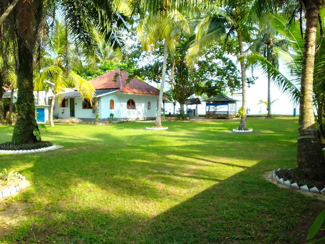 Villa Roca Sambolo, By. Bambooinn Hotel