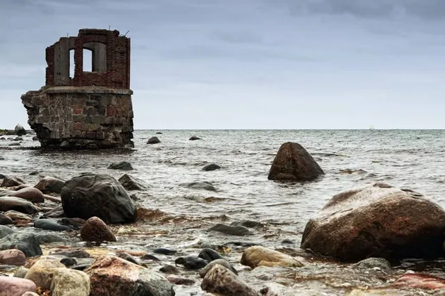 Ruine des alten Pegelturms