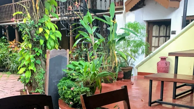 Warehouse Cafe Fortkochi