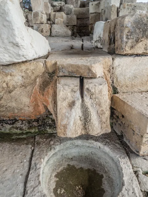 Tempio nuragico a pozzo di Irru