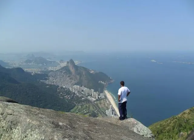 Trail to Pedra da Gávea