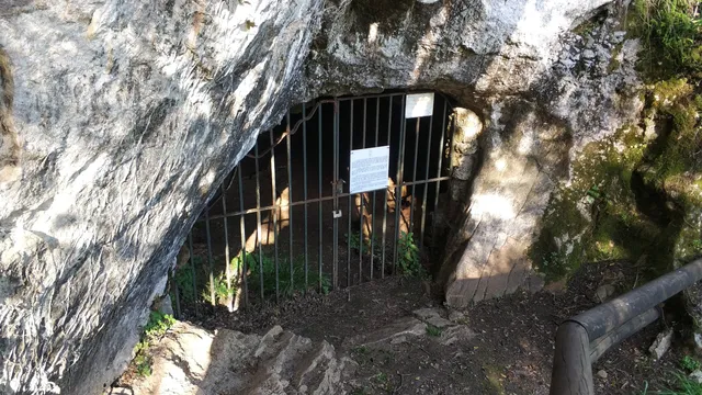 Cueva de La Loja