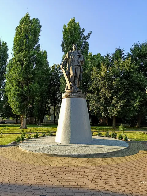 Pamyatnik Voinu-Osvoboditelyu