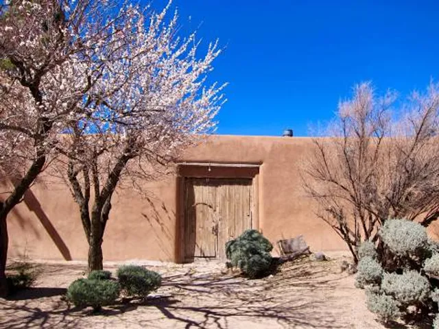 The O'Keeffe: Welcome Center