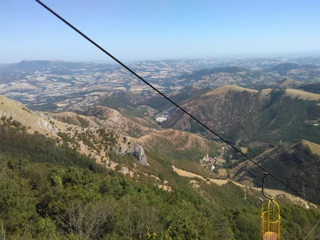 Telecabina "Caprile - Monte Catria"