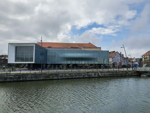 City of Lace and Fashion