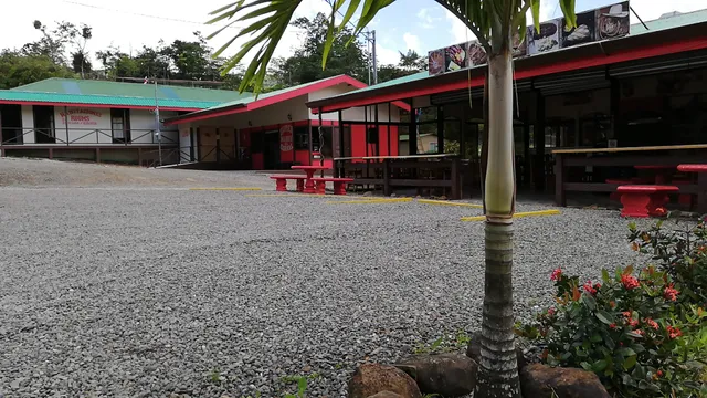 HABITACIONES Y RESTAURANTE EL CORRAL BBQ