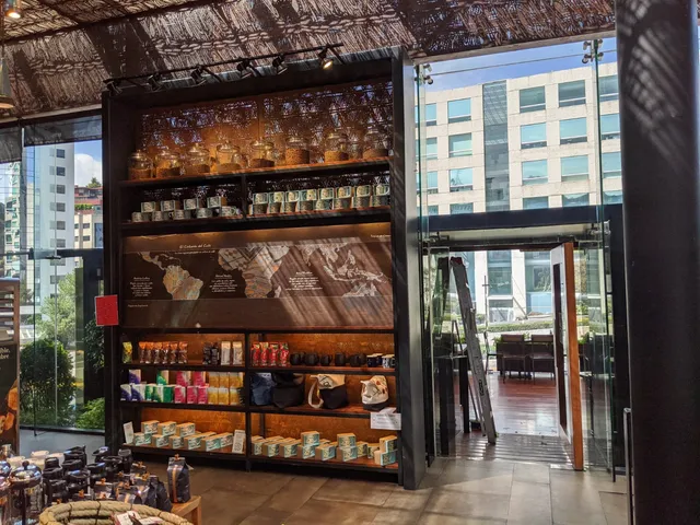 Starbucks Arcos Bosques II