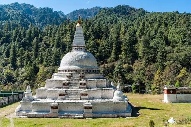 Chendebji Chorten སྤྱན་སྡེབ་སྦྱིས་མཆོད་རྟེན།