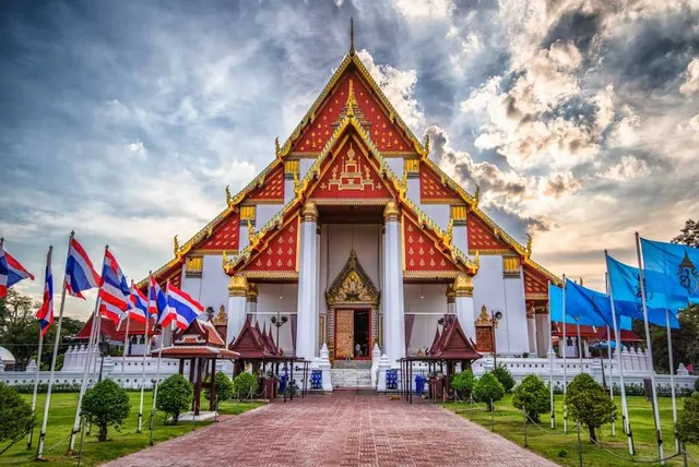 Wihan Phra Mongkhon Bophit