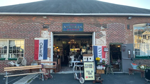 Olde Engine Works Market Place