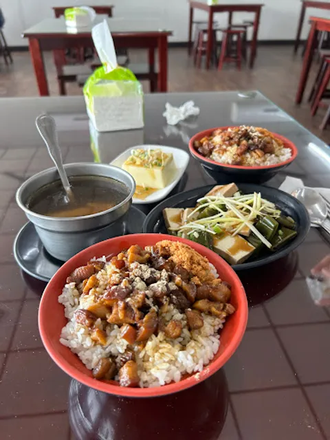 討海人小琉球店(不定期公休、不提供訂位)