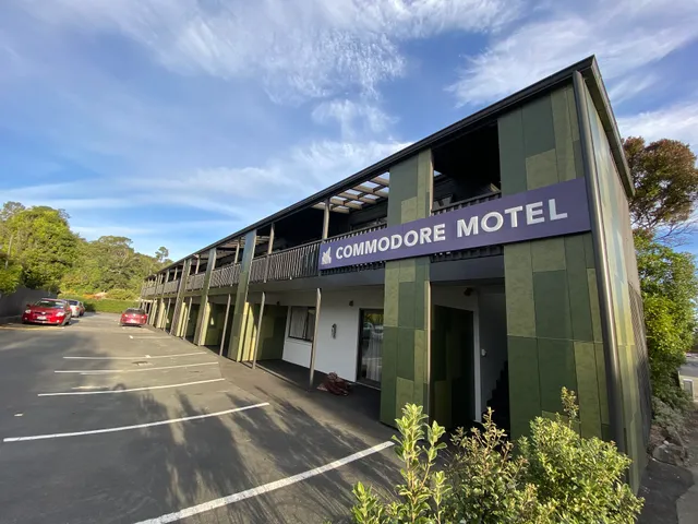 Commodore Motel