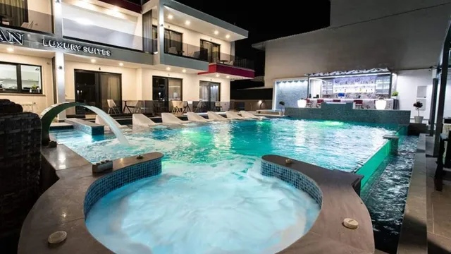 AEONIAN LUXURY SUITES