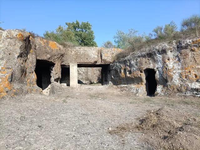 Necropoli etrusca (Grotta Porcina)