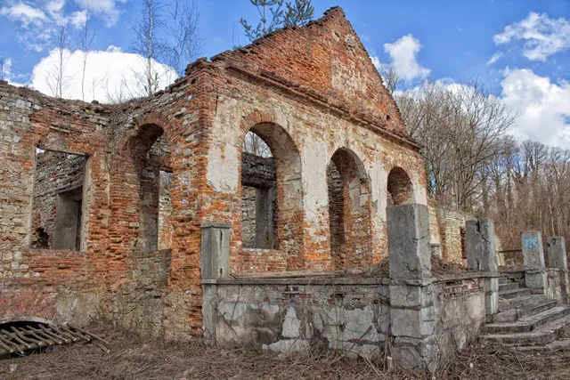 Ruins Court Szembeków