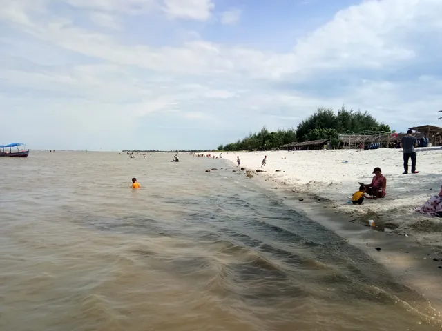 Pantai Sialang Buah