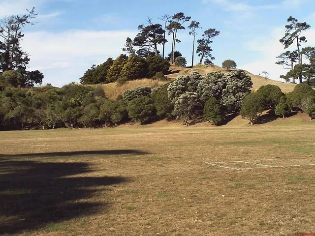 Ōhuiarangi / Pigeon Mountain