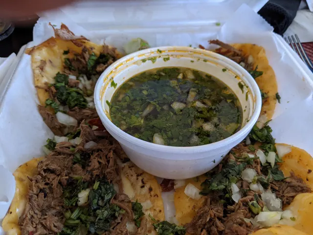 El Michoacano: Birria y Carnitas