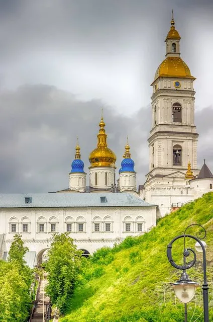 Pamyatnik F.m. Dostoyevskomu