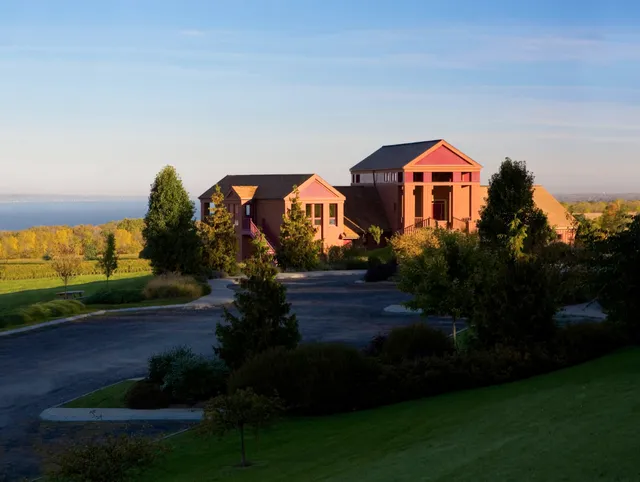 Lamoreaux Landing Wine Cellars