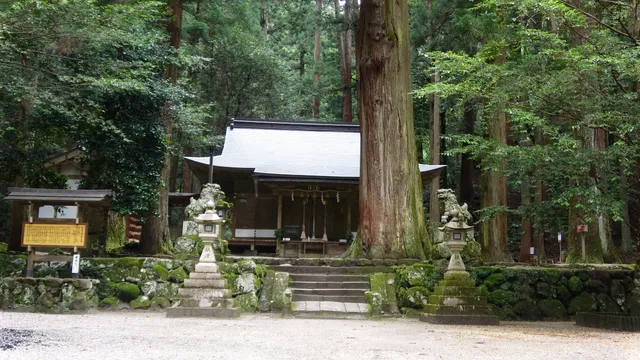 室生龍穴神社 拝殿