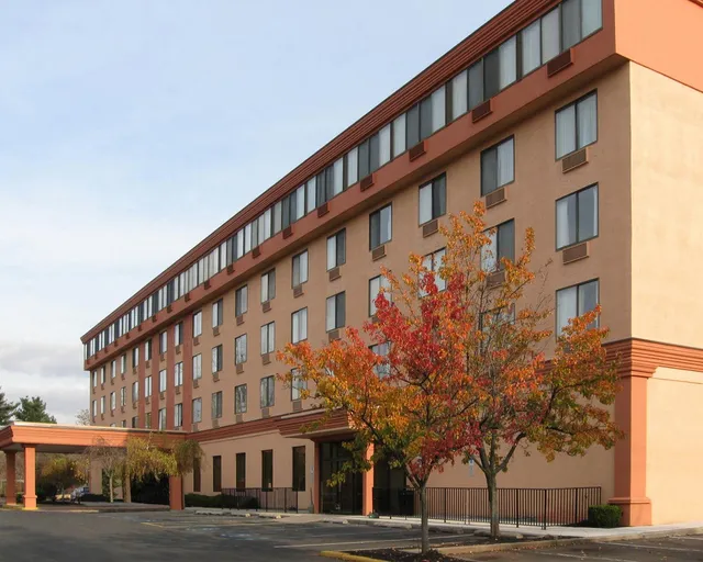 Clarion Hotel Somerset - New Brunswick