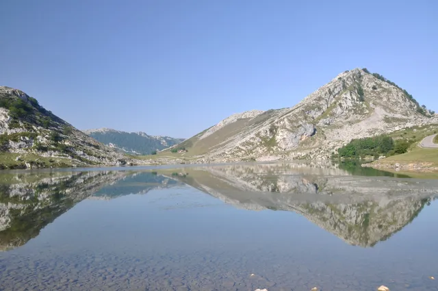 PICOS OUTDOOR Mountain Guides / Guías de Montaña
