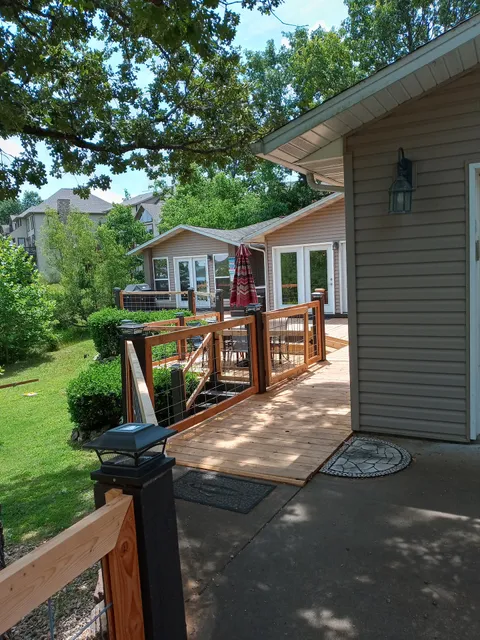 Scenic Cove Lake Front Lodge