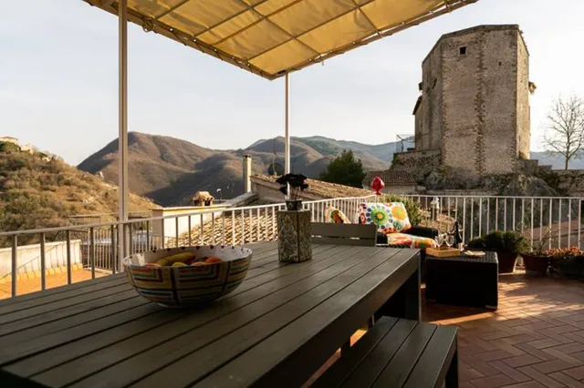 STANZA CON BAGNO PRIVATO IN ATTICO CON TERRAZZA