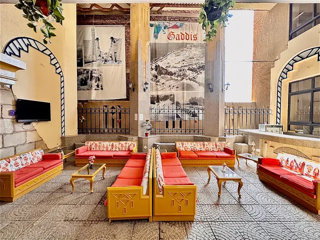 Gaddis Hotel, Suites And Apartments