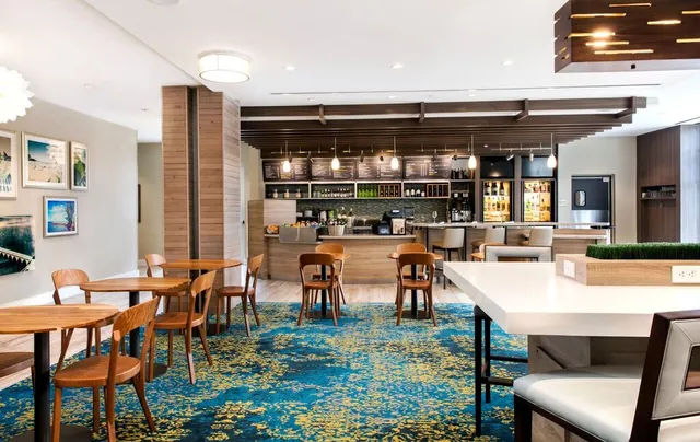 The Bistro - Eat. Drink. Connect