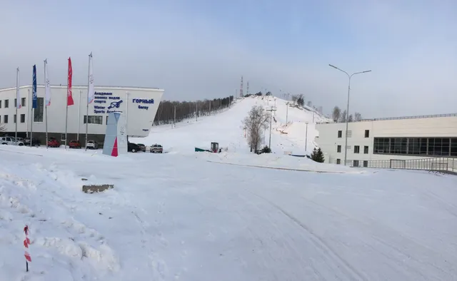 Nikolayevskaya Sopka, Gornolyzhnyy Kompleks