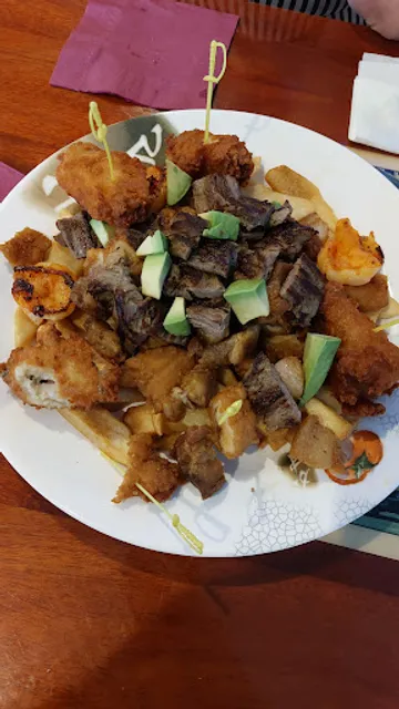 Mama Blanca Restaurant & Lounge