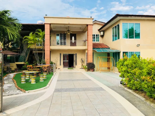 One 5 Residence Villa Homestay Puchong 38pax