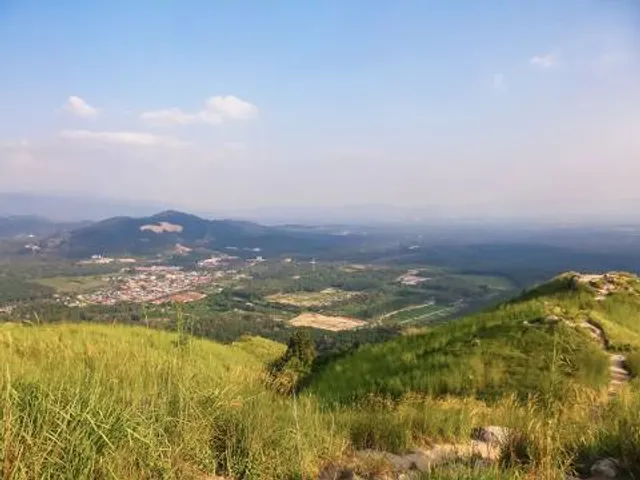 Broga Hill 1st Hilltop