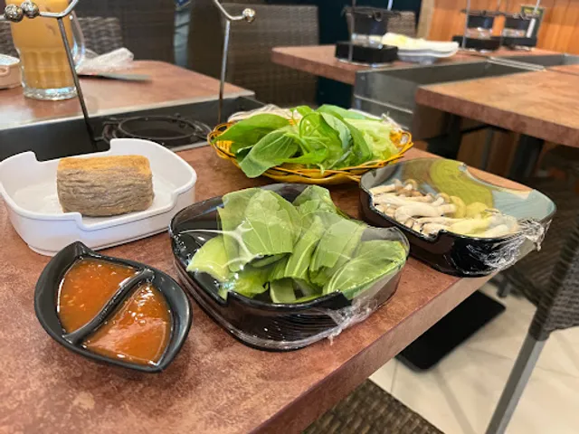 Raa Cha Suki & BBQ The Park Sawangan