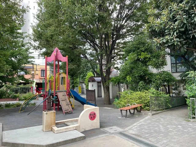 Toshima Kuritsu Kamiikebukuro Central Park