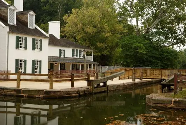 Great Falls Tavern Visitor Center